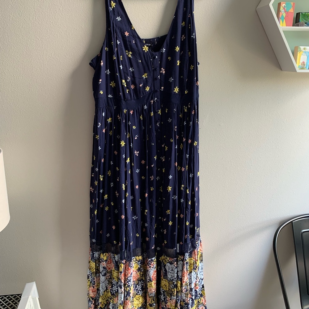 NWT-floral maxi dress